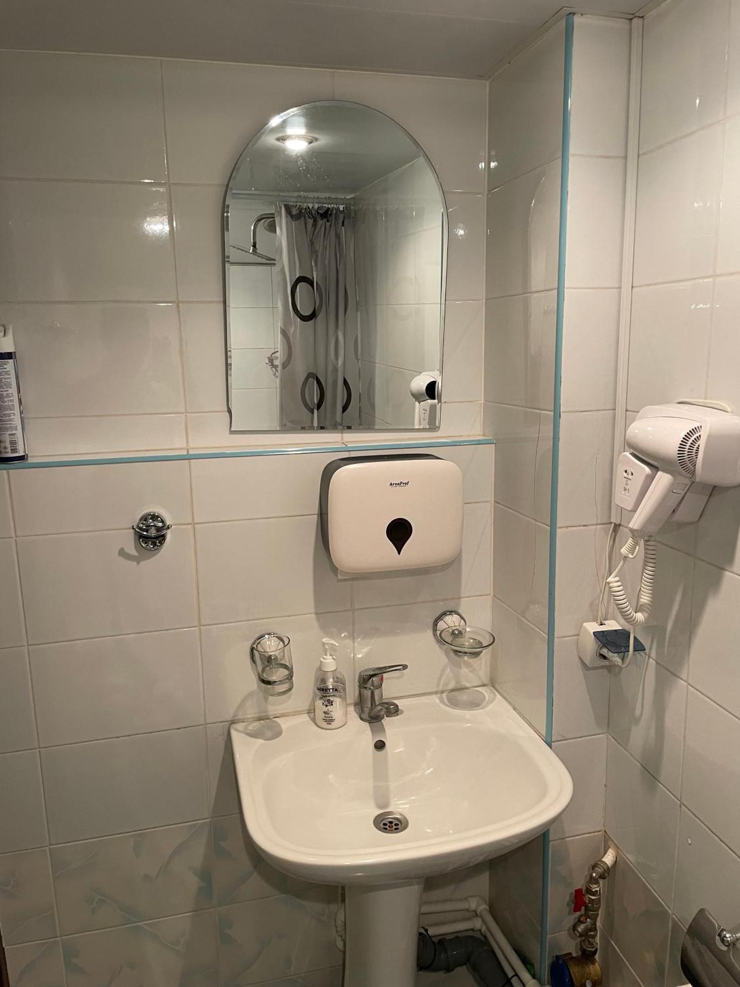 N 1 Hostel Yerevan Ngoại thất bức ảnh